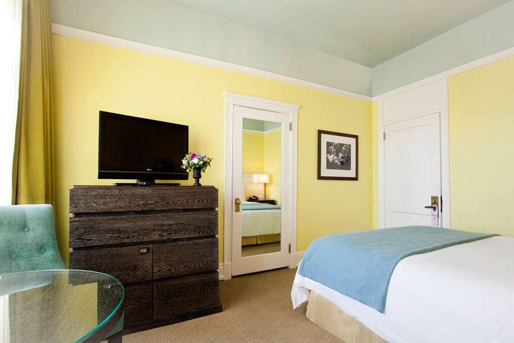 Hotel Deluxe Portland
